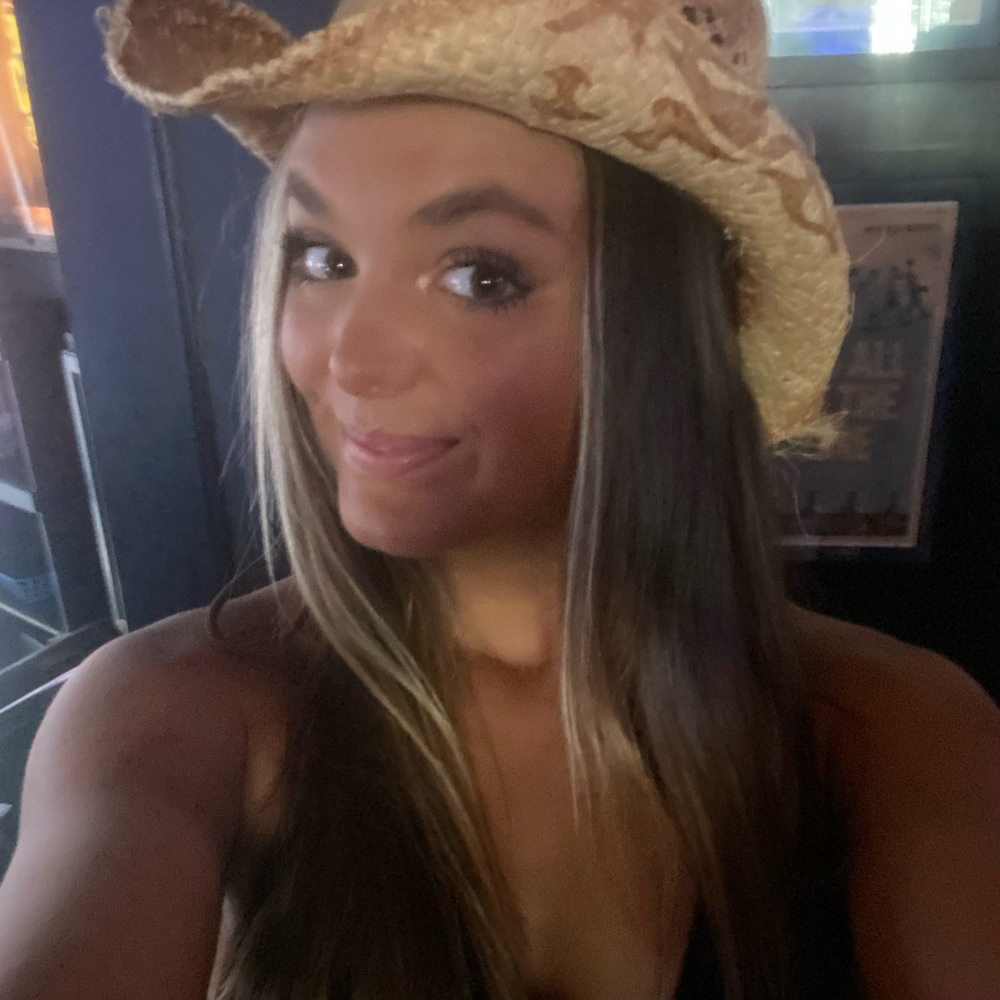 Meet your Posher, Stella